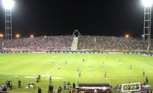 Supporters de Boca Juniors et de River Plate hier soir pour le Superclasico. (DR)